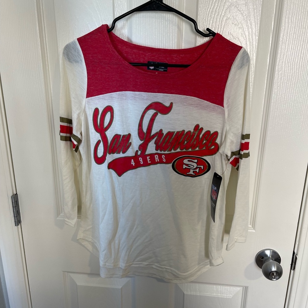 SF 49’s official gear shirt